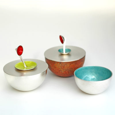 Susanne Goldbach_Schmuck_Zuckerdosen, Schale_ Kachel